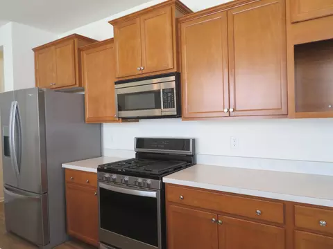 Kitchen - 4806 Larkspur Dr, Plainfield, IN 46168 photo 3 of 6