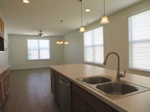 Kitchen - 4806 Larkspur Dr, Plainfield, IN 46168 photo 2 of 6