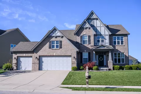 2461 Stonehaven Way, Avon, IN 46123