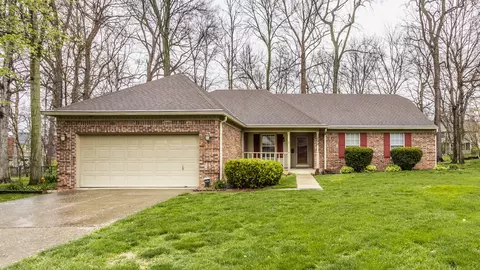 1590 Stoneybrook Grove Ln, Greenwood, IN 46142
