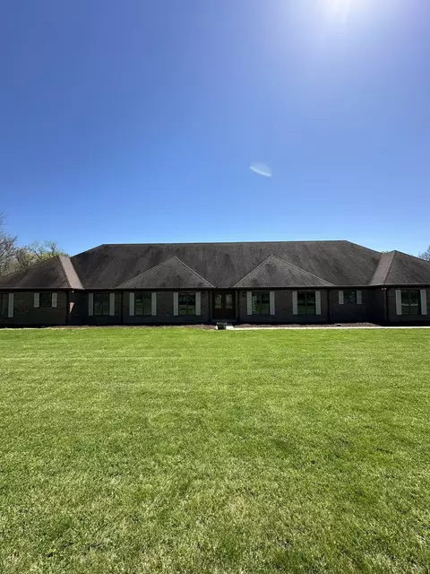 17121 S Powder Mill Dr, Clinton, IN 47842
