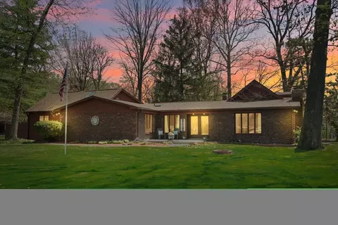 7433 Lindenwood Dr, Indianapolis, IN 46227
