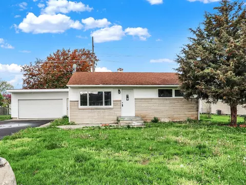 885 Glendale Dr, Franklin, IN 46131