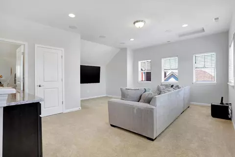 Living - 13332 E Lieder Way, Fishers, IN 46037 photo 6 of 9