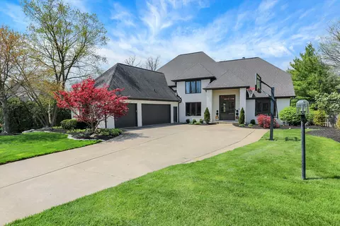 2050 Mulsanne Dr, Zionsville, IN 46077