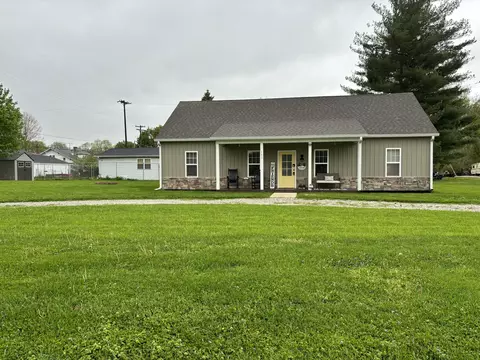 102 E 5th St, Carthage, IN 46115