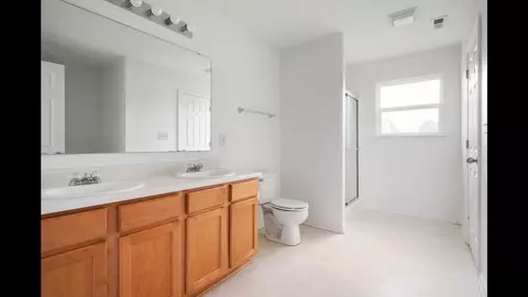Bath - 12479 Berry Patch Ln, Fishers, IN 46037 photo 1 of 3