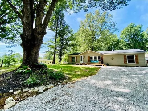 4294 N Chapel Ln, Martinsville, IN 46151