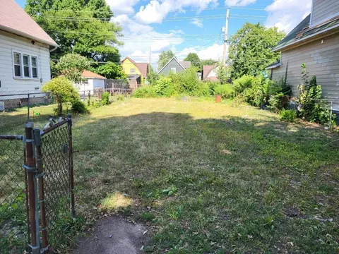 3135 Boulevard Pl, Indianapolis, IN 46208
