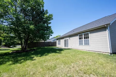 Exterior - 10675 Kyle Ct, Fishers, IN 46037 photo 4 of 7