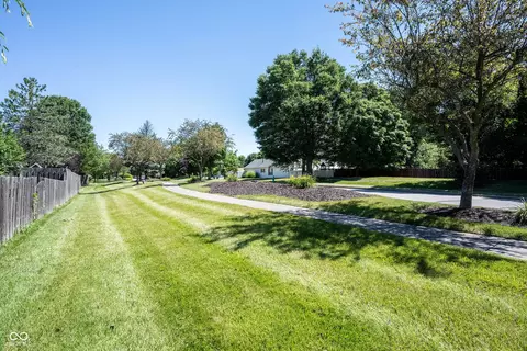 Exterior - 10675 Kyle Ct, Fishers, IN 46037 photo 6 of 7