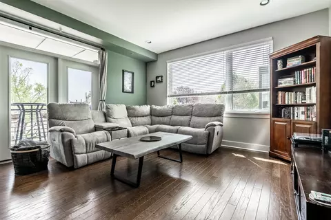 Living - 622 E 10th St #211, Indianapolis, IN 46202 photo 1 of 1