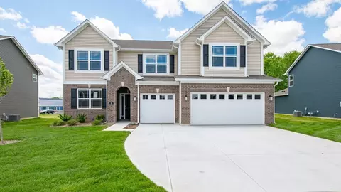 60 Booth St, Whiteland, IN 46184