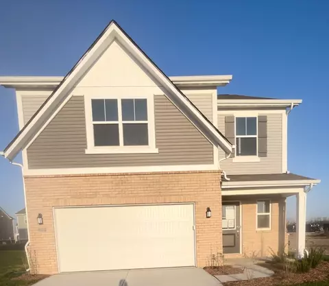 7454 Manor Lake Dr, Indianapolis, IN 46268