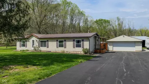 2440 Lenvoil Rd, Martinsville, IN 46151