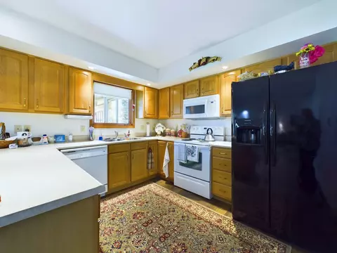 Kitchen - 142 Chateau Dr, Pendleton, IN 46064 photo 1 of 2