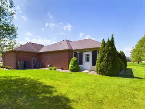 Exterior - 142 Chateau Dr, Pendleton, IN 46064 photo 9 of 10