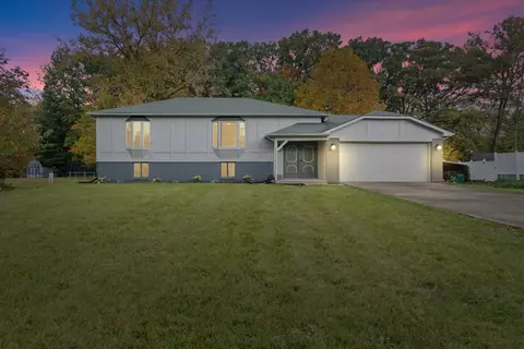 1290 Richwood Dr, Avon, IN 46123