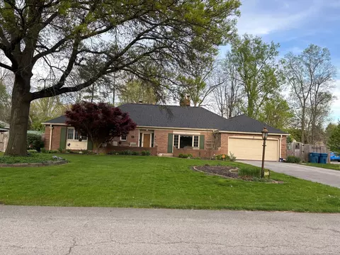 6705 Grosvenor Pl, Indianapolis, IN 46220