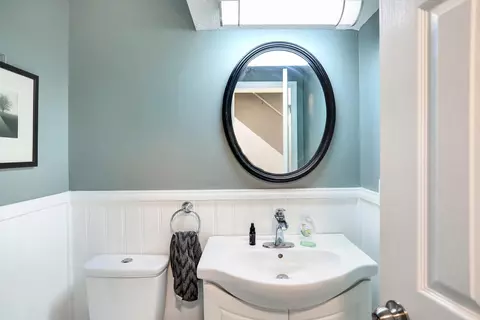 Bath - 213 Ann Ave, Pendleton, IN 46064 photo 1 of 6