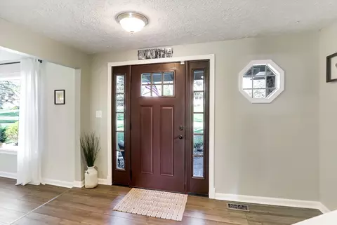Entry Way - 213 Ann Ave, Pendleton, IN 46064 photo 1 of 5