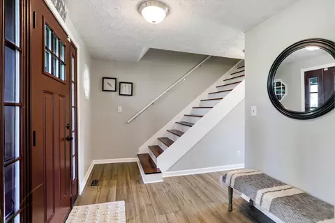 Entry Way - 213 Ann Ave, Pendleton, IN 46064 photo 2 of 5