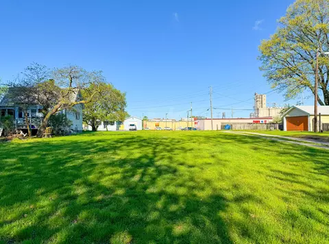 2421 S 5th St, Terre Haute, IN 47802