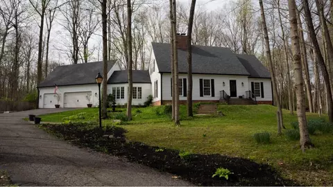 820 Sugarbush Rdg, Zionsville, IN 46077
