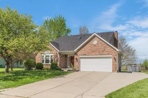 926 Farmview Ln, Carmel, IN 46032