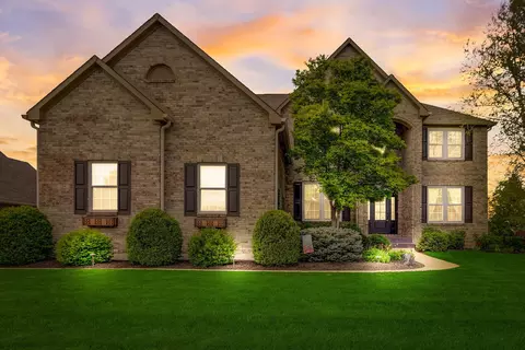 734 Ridge Gate Dr, Brownsburg, IN 46112