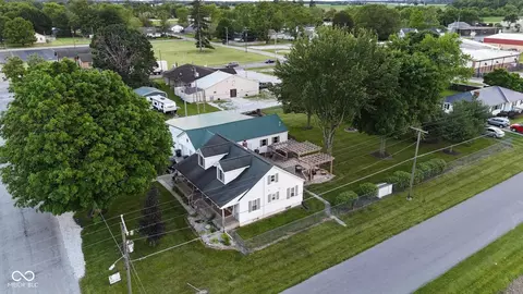 233 N A St, Elwood, IN 46036