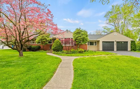 1221 Lincoln Dr, Noblesville, IN 46060