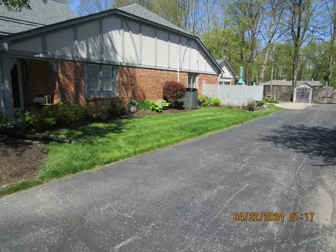 490 Camby Ct #14, Greenwood, IN 46142