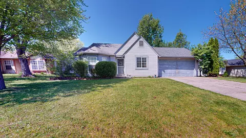 4112 Magnolia Dr, Franklin, IN 46131