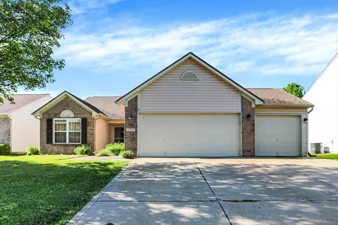 6705 Southern Cross Dr, Indianapolis, IN 46237
