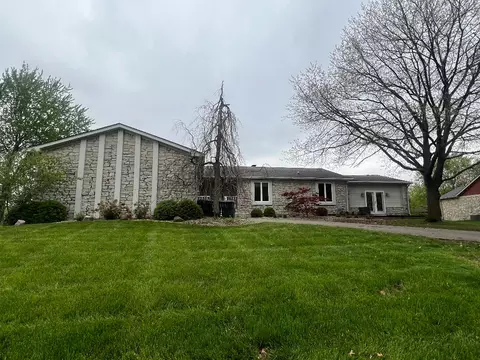 846 Granada Dr, Greenwood, IN 46143