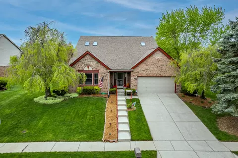7695 Creekside Ct, Fishers, IN 46038