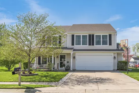 3870 Crest Point Dr, Noblesville, IN 46062