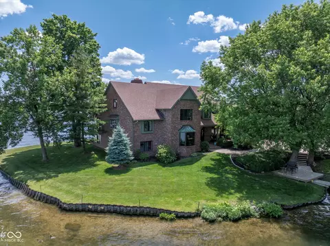 9644 Spruance Ct, Indianapolis, IN 46256