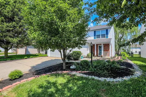 640 Cloverfield Ln, Greenwood, IN 46143