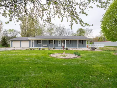 246 N Main St, Maxwell, IN 46154