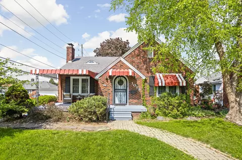 1018 N Hawthorne Ln, Indianapolis, IN 46219