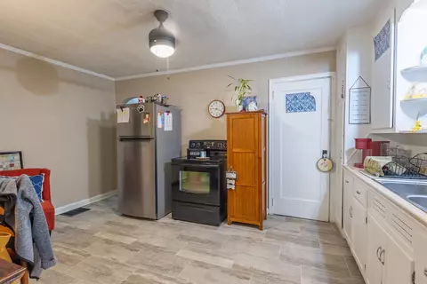 Kitchen - 1934 Epler Ave, Indianapolis, IN 46227 photo 1 of 4