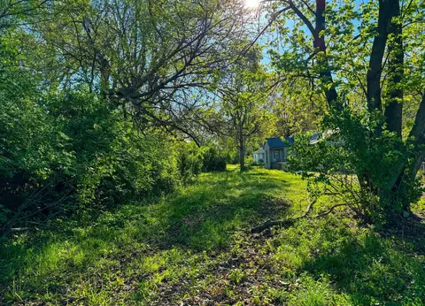 2416 S 5th St, Terre Haute, IN 47802