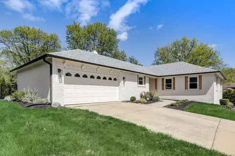 8422 Sandpiper Ct, Indianapolis, IN 46256