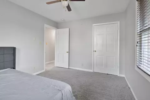 Bedroom - 1911 Timbercrest Dr, Columbus, IN 47203 photo 3 of 8