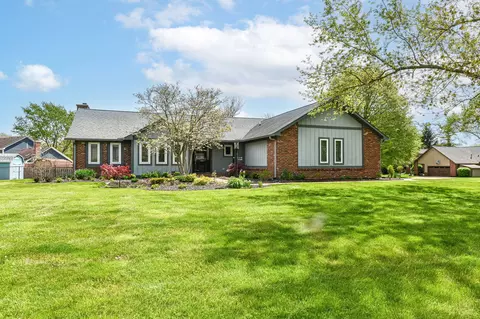 14549 Saddleback Dr, Carmel, IN 46032