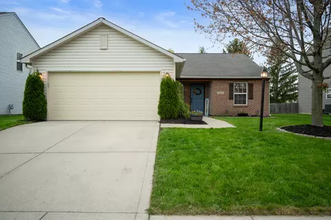 19159 Prairie Crossing Dr, Noblesville, IN 46062