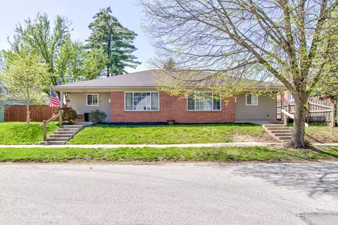 847 S 11th St, Noblesville, IN 46060