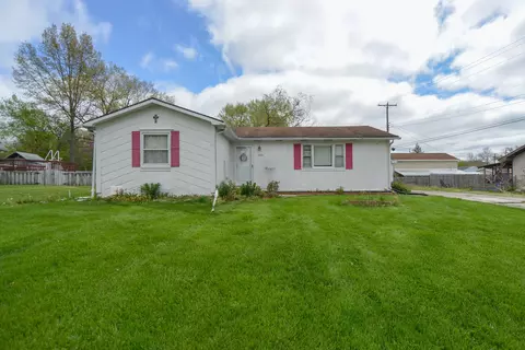 326 Country Club Ln, Anderson, IN 46011
